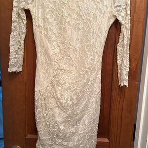 Alexia Admor Cream Lace Long Sleeve Dress